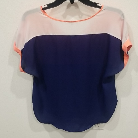 Top - Picture 2 of 3